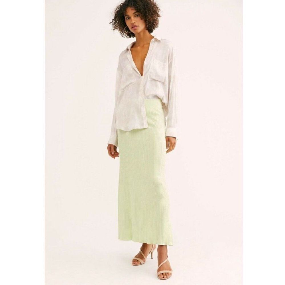 Free People FP Beach High-Waisted Shine Bright
Maxi Skirt ribbed pull on sz S